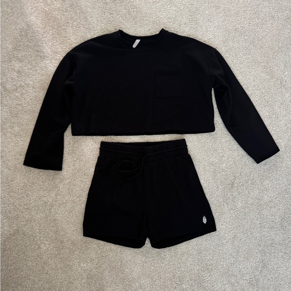 Black freepeople movement  Cropped Long Sleeve and Shorts Set nwot